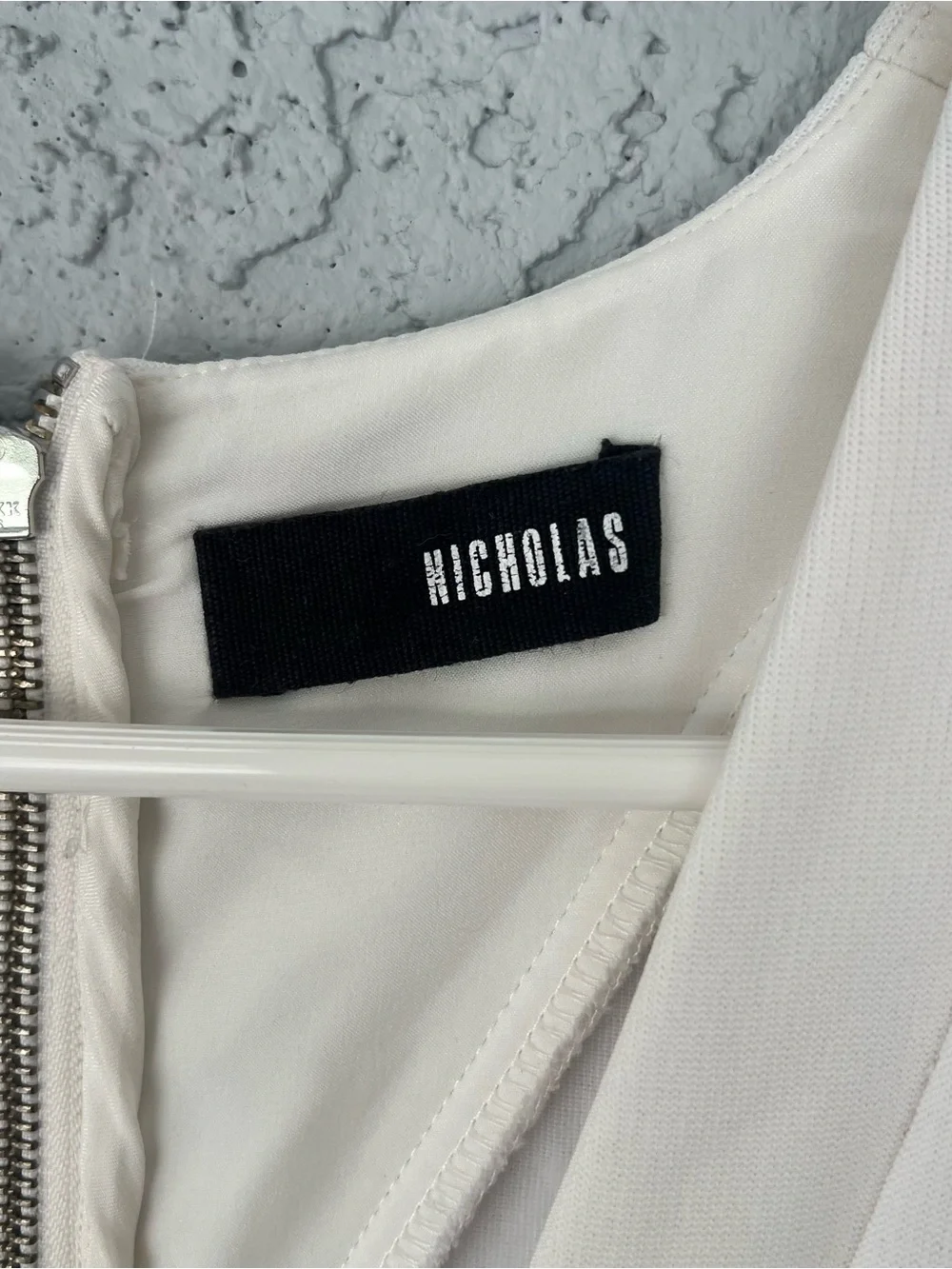 Nicholas Deep V-Neck Mesh Bottom Belted Midi Sheath Dress White Size 6 Cocktail